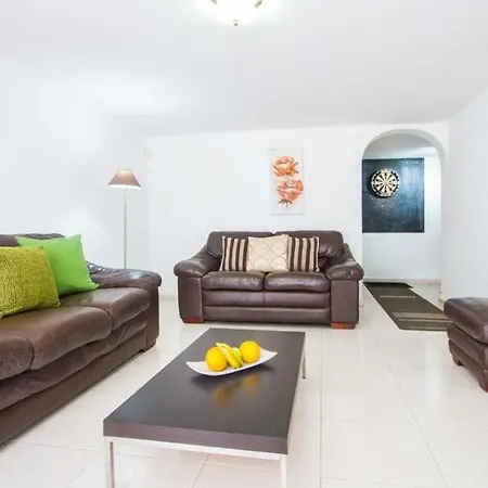 Puerto Del Carmen Sleeps 8 Pool Air Con Wifi Вілла