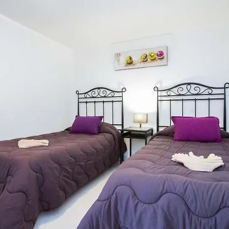 Villa Puerto Del Carmen Sleeps 8 Pool Air Con Wifi Puerto del Carmen (Lanzarote)