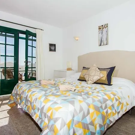 Puerto Del Carmen Sleeps 8 Pool Air Con Wifi Puerto del Carmen (Lanzarote)